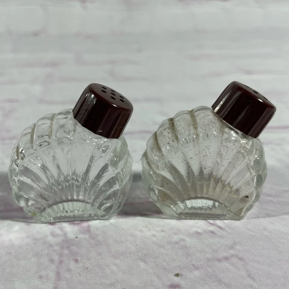Vintage Glass Seashell Shaped Salt and Pepper Shakers with Beach Chair Holder